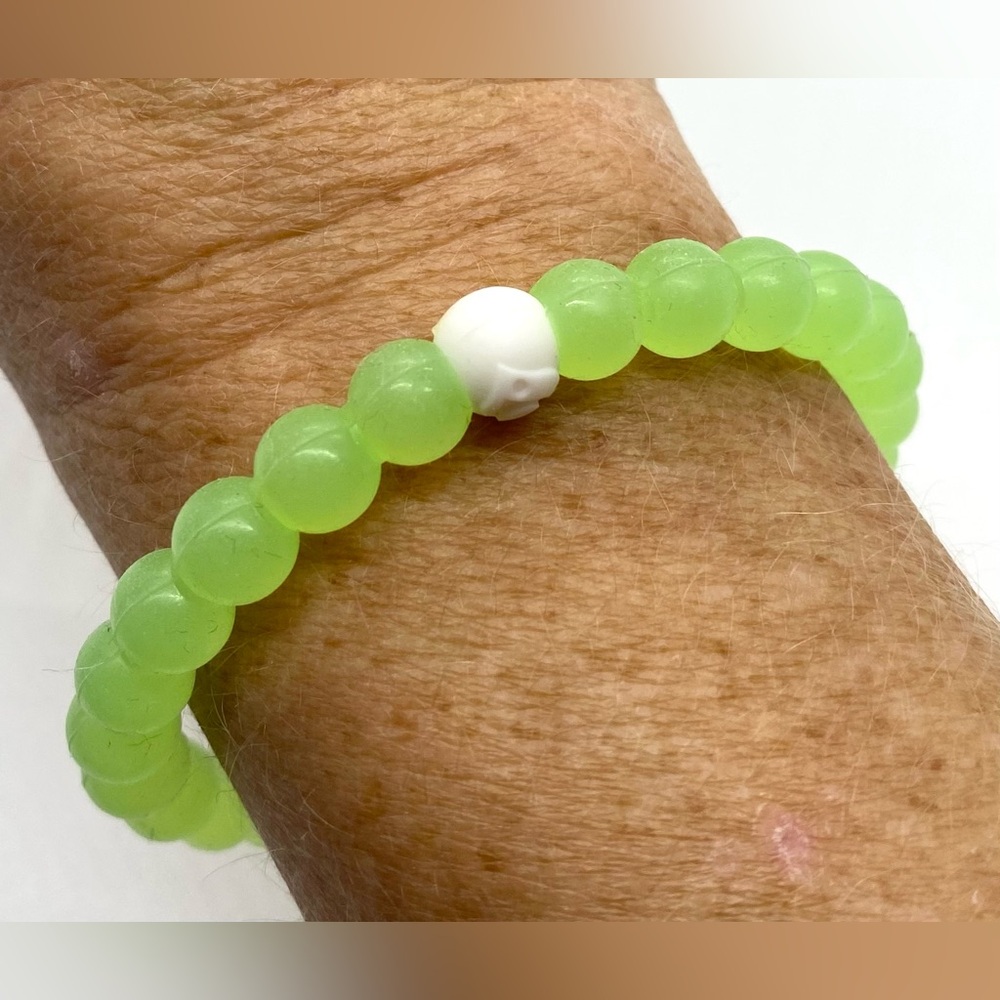 LOKAI Translucent Green Friendship Cause Bangle Bracelet Boho Y2K Summer Beach - Picture 3 of 5